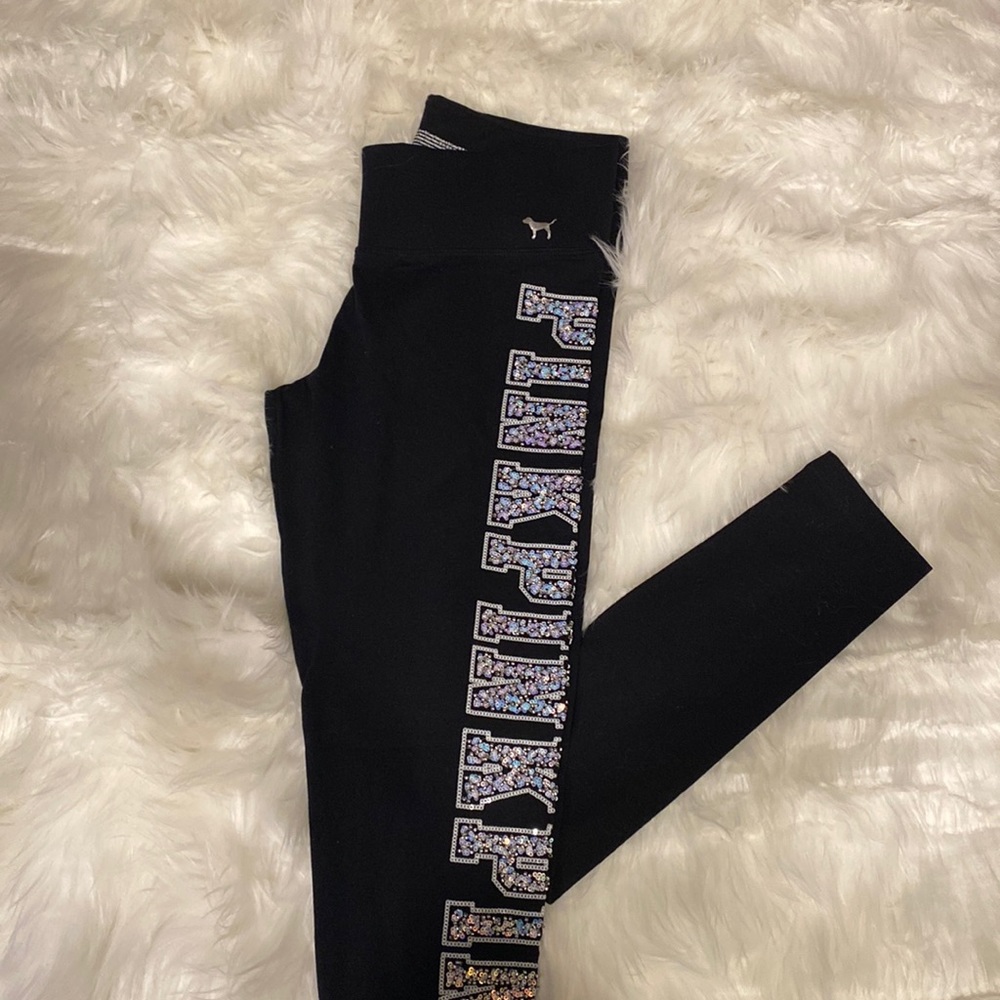 VS yoga pants